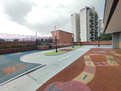 Apartamento de 3 alcobas en arriendo en Loma Del Indio, Medellín, 79 m² · foto 2 de 20