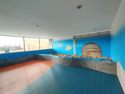Apartamento de 3 alcobas en arriendo en Loma Del Indio, Medellín, 79 m² · foto 10 de 20