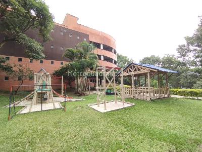 Apartamento de 3 alcobas en arriendo en Loma Del Indio, Medellín, 79 m² · foto 19 de 20