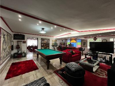 Casa de 3 alcobas en venta en El Diamante, Medellín, 856 m² · foto 4 de 8