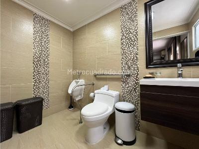 Casa de 3 alcobas en venta en El Diamante, Medellín, 856 m² · foto 8 de 8