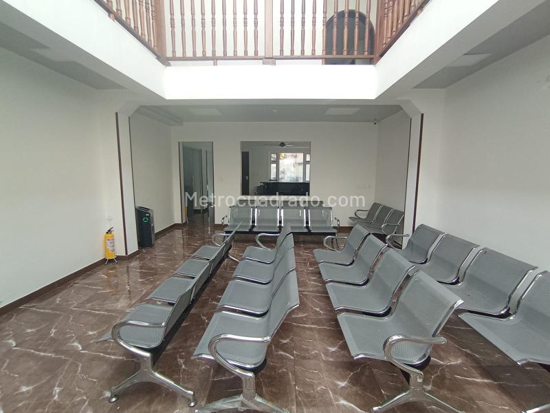 Elegant Commercial House in Prado Medellin - 5