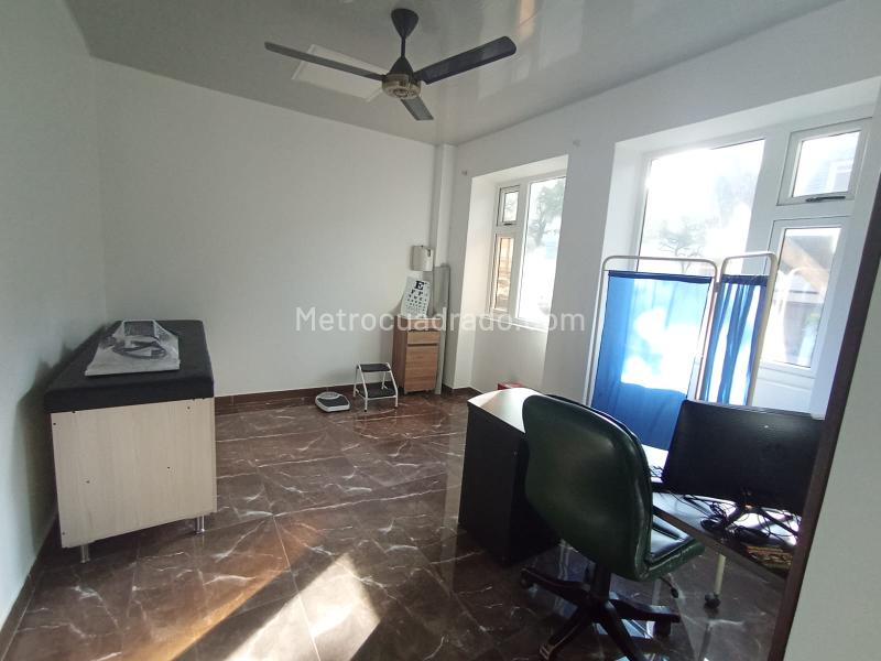 Elegant Commercial House in Prado Medellin - 8