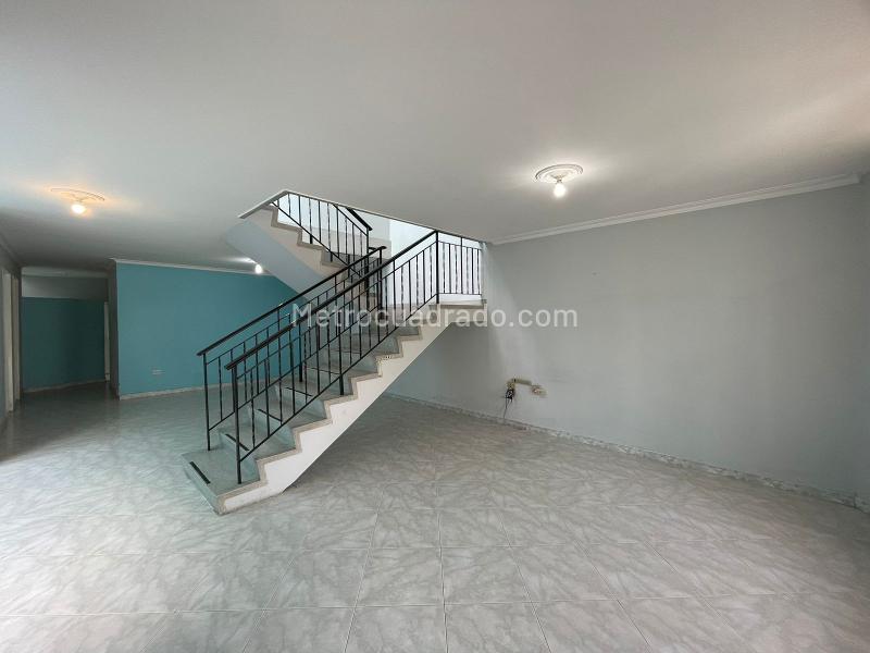 Commercial 4BR House for Rent in Estadio (2 Floors) - 5