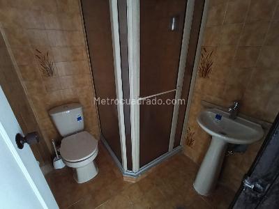 Apartamento de 3 alcobas en arriendo en La Aguacatala, Medellín, 140 m² · foto 14 de 20