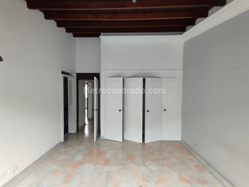 Apartamento Amplio de 3 Alcobas con Piscina en Aguacatala - 5