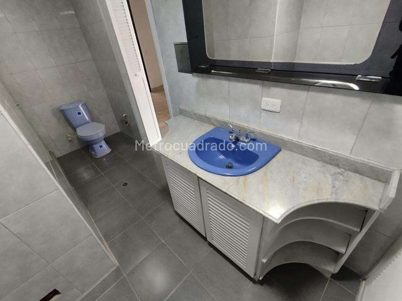 Apartamento Amplio de 3 Alcobas con Piscina en Aguacatala - 7