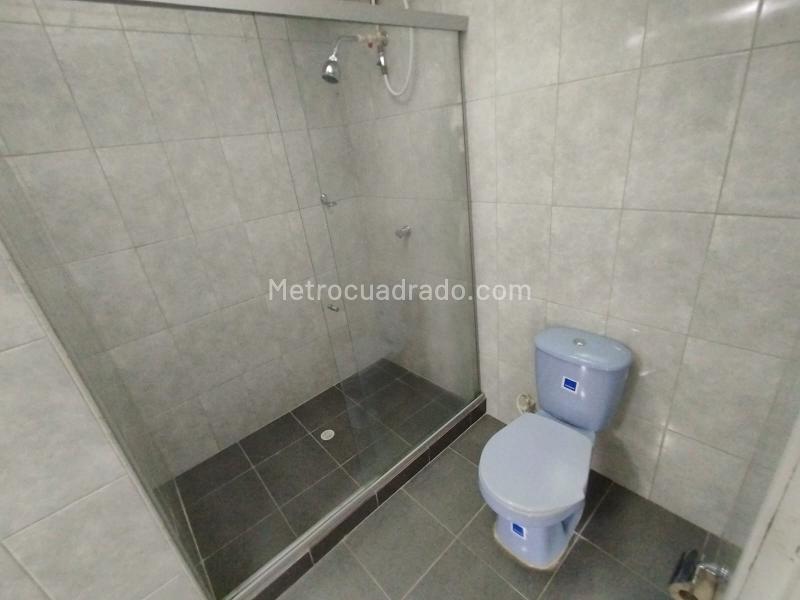 Apartamento Amplio de 3 Alcobas con Piscina en Aguacatala - 8