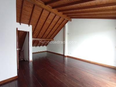 Casa de 4 alcobas en arriendo en Los Colegios, Rionegro, 380 m² · foto 11 de 20