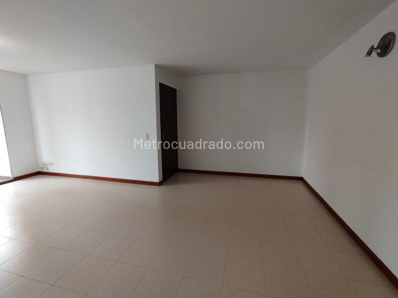 Beautiful 3BR Apartment in Aguacatala - 2
