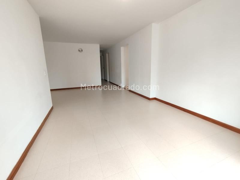 Beautiful 3BR Apartment in Aguacatala - 3