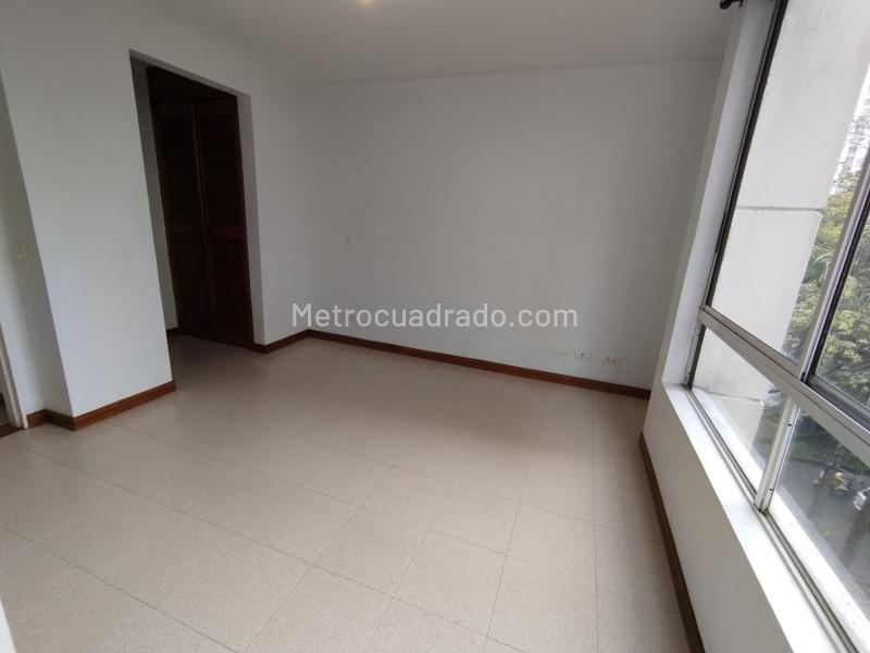 Beautiful 3BR Apartment in Aguacatala - 8