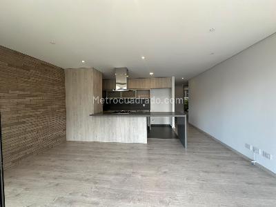 Apartamento de 2 alcobas en arriendo en Altos Del Poblado Cola Del Zorro, Medellín, 92 m² · foto 2 de 15
