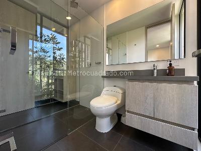 Apartamento de 2 alcobas en arriendo en Altos Del Poblado Cola Del Zorro, Medellín, 92 m² · foto 11 de 15