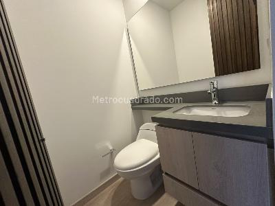 Apartamento de 2 alcobas en arriendo en Altos Del Poblado Cola Del Zorro, Medellín, 92 m² · foto 13 de 15
