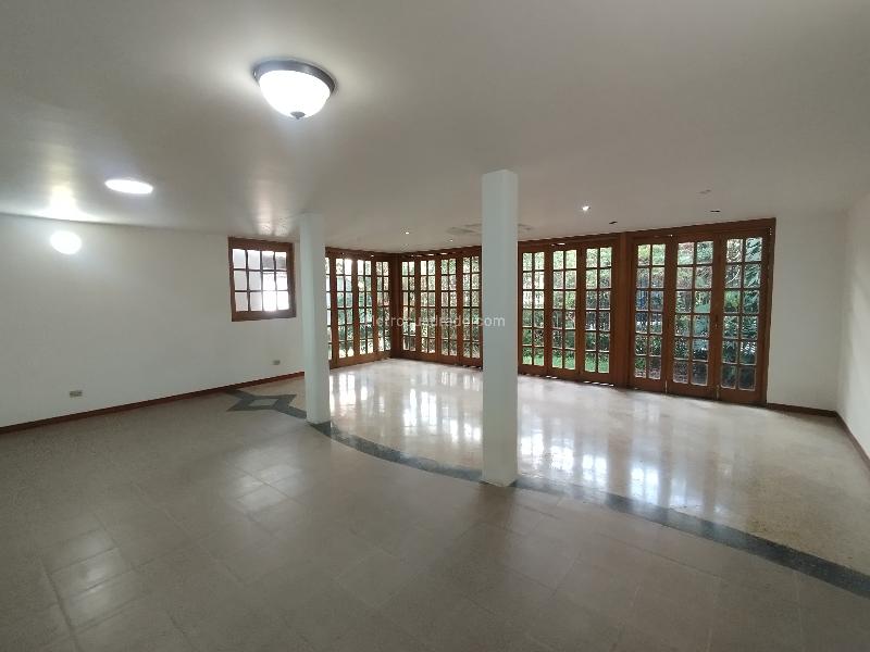 Casa Elegante de 4 Alcobas en Los Balsos - 7