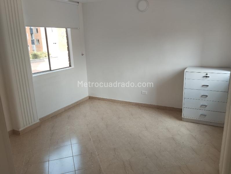 Apartamento Luminoso de 3 Alcobas Cerca a Servicios en La Palma - 9