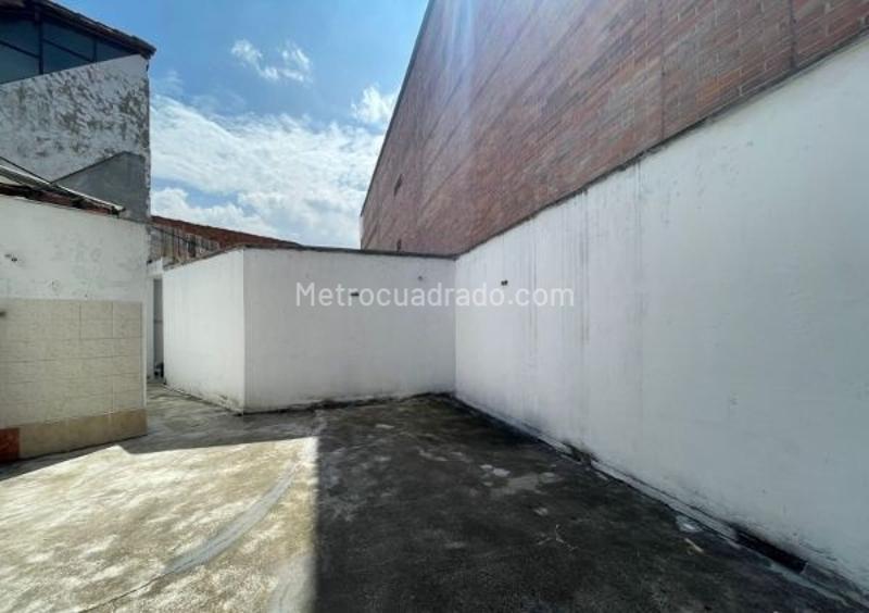Commercial House for Rent in Laureles - 2