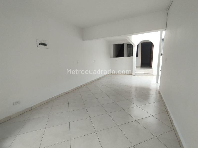 Commercial House for Rent in Laureles - 3