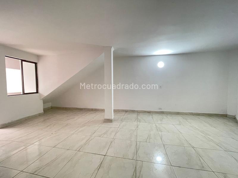 Commercial House for Rent in Laureles - 4