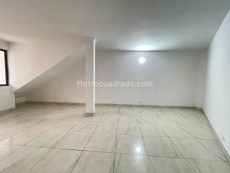 Commercial House for Rent in Laureles - 5