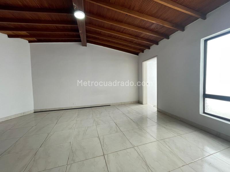 Commercial House for Rent in Laureles - 6
