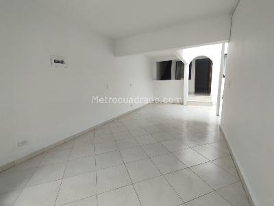 Casa de 4 alcobas en arriendo en Lorena, Medellín, 240 m² · foto 3 de 20