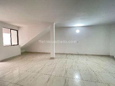 Casa de 4 alcobas en arriendo en Lorena, Medellín, 240 m² · foto 4 de 20