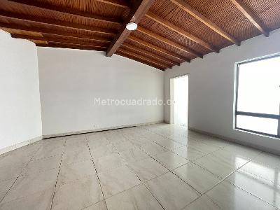 Casa de 4 alcobas en arriendo en Lorena, Medellín, 240 m² · foto 8 de 20