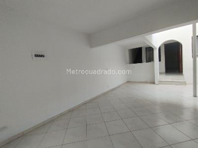 Casa de 4 alcobas en arriendo en Lorena, Medellín, 240 m² · foto 15 de 20