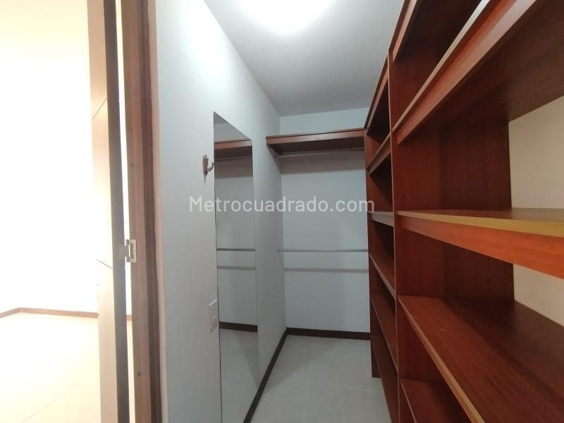 Scenic 3BR Apartment in Altos Del Poblado - 5