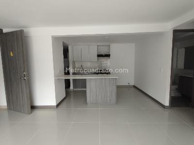 Apartamento de 3 alcobas en arriendo en Camino Verde, Envigado, 76 m² · foto 2 de 14