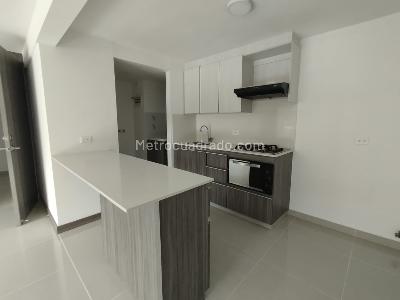 Apartamento de 3 alcobas en arriendo en Camino Verde, Envigado, 76 m² · foto 3 de 14