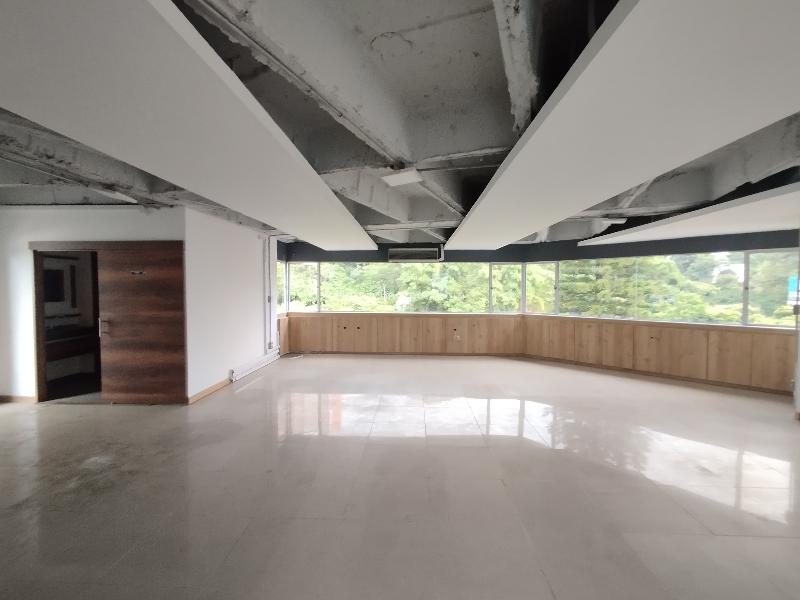 Oficina en Arriendo, Castropol, Medellín - Más