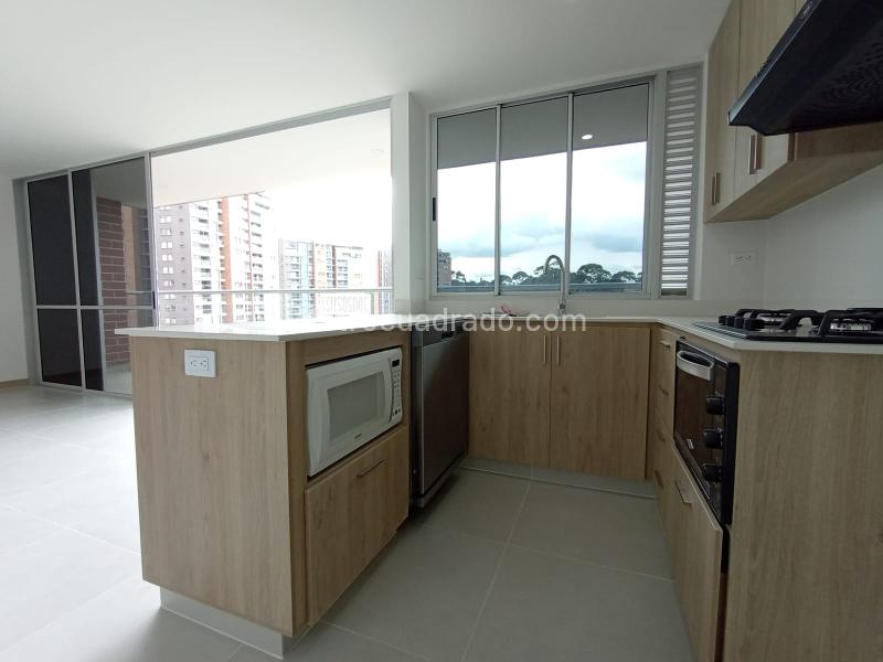 3BR Apartment in Los Colegios (91 m²) - 3