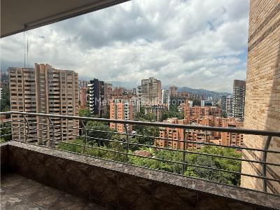 Apartamento de 3 alcobas en venta en Loma De Los Parra, Medellín, 134 m² · foto 3 de 17