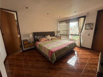 Apartamento de 3 alcobas en venta en Loma De Los Parra, Medellín, 134 m² · foto 7 de 17