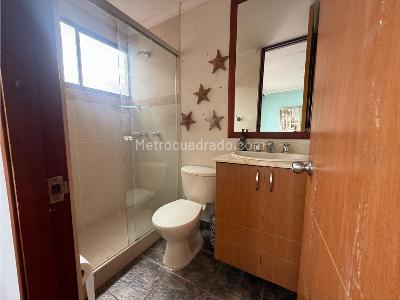 Apartamento de 3 alcobas en venta en Loma De Los Parra, Medellín, 134 m² · foto 9 de 17