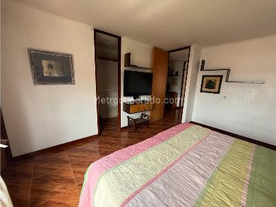 Apartamento de 3 alcobas en venta en Loma De Los Parra, Medellín, 134 m² · foto 13 de 17