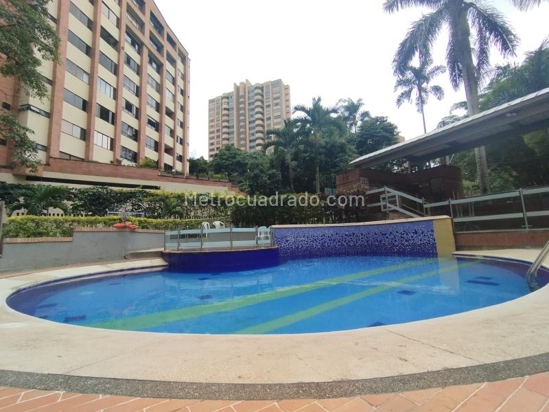 Luxury 3BR Apartment in La Florida El Poblado - 2