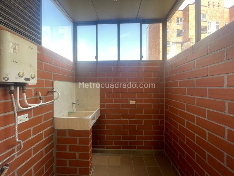 Comfortable 3BR Apartment Near Éxito in Laureles - 4