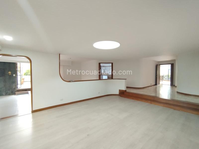Spacious 4BR Apartment in Alejandria - 2