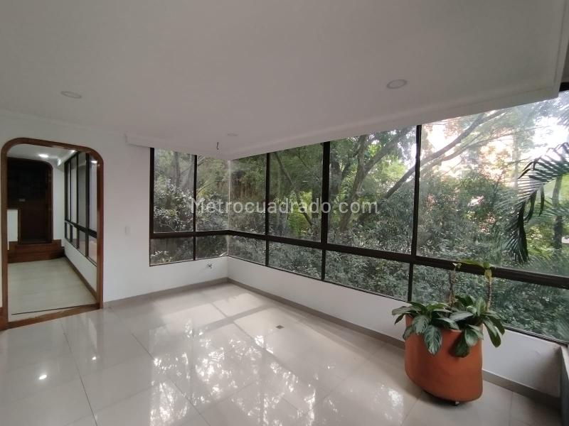 Spacious 4BR Apartment in Alejandria - 3