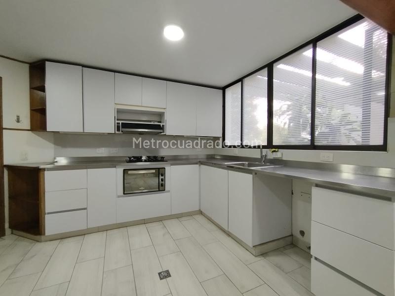 Spacious 4BR Apartment in Alejandria - 7