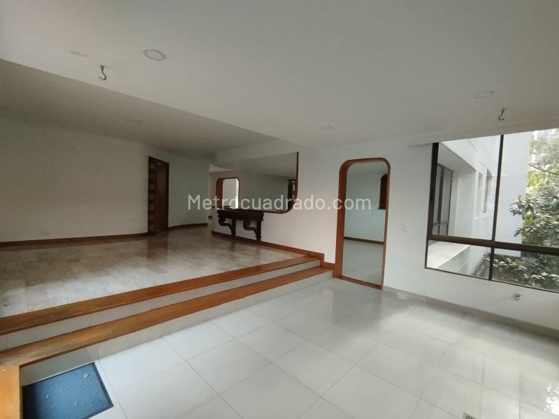 Spacious 4BR Apartment in Alejandria - 9
