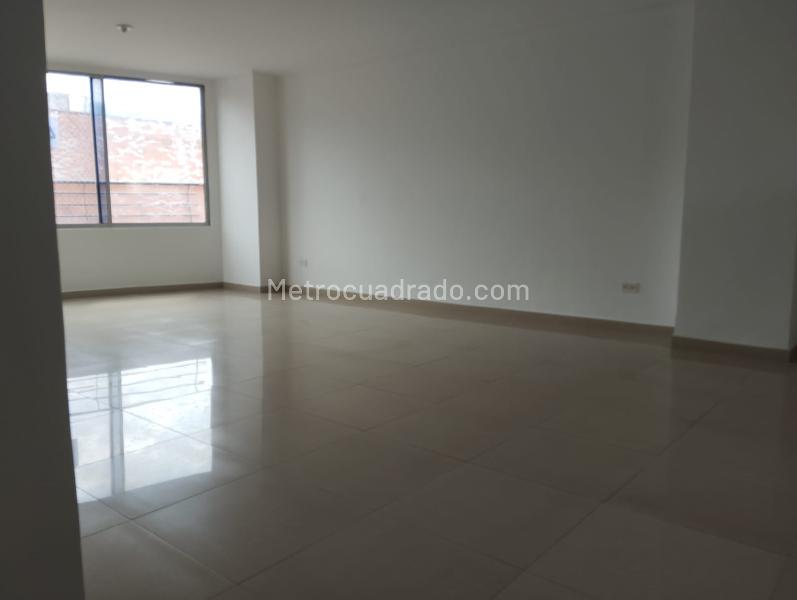 3BR Apartment with Double Parallel Parking in El Nogal Los Almendros - 3