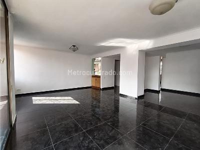 Apartamento en venta en Laureles, Medellín · foto 3 de 19