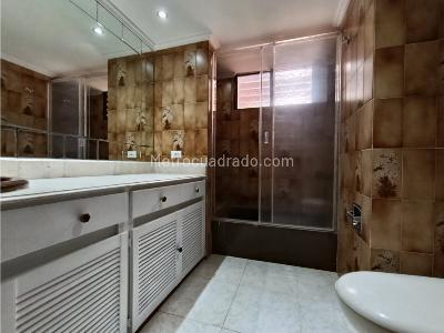 Apartamento en venta en Laureles, Medellín · foto 15 de 19