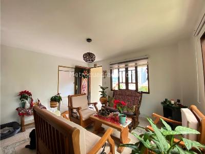 Casa de 4 alcobas en venta en El Salado, Envigado, 244 m² · foto 3 de 20