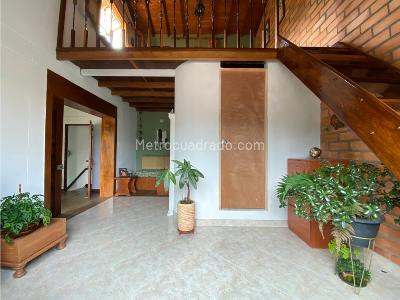 Casa de 4 alcobas en venta en El Salado, Envigado, 244 m² · foto 4 de 20